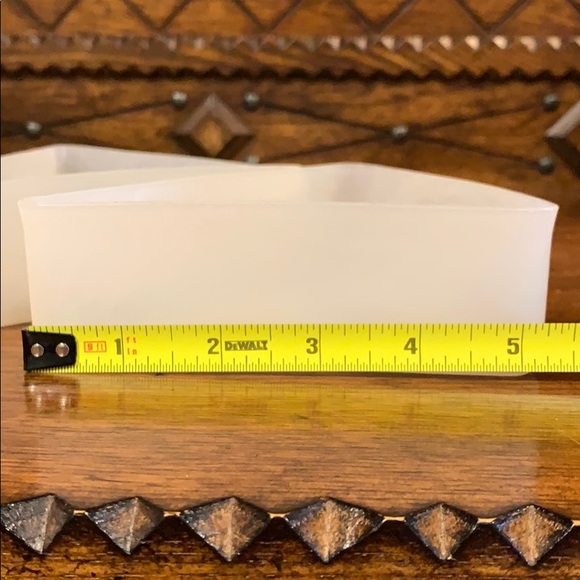 Vintage Tupperware pie pizza keepers - set of 2 - Picture 11 of 12